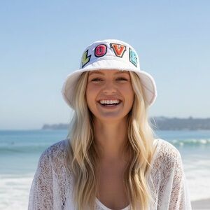NWT Jocelyn Women’s Saint Barth’s LOVE Bucket Hat Beach Resort Vacation Summer
